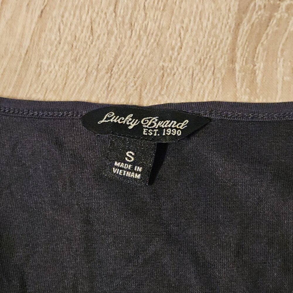 Lucky Brand Womens Size S Dark Blue Short Sleeve Vneck Top Shirt Blouse Buttons - Picture 4 of 6